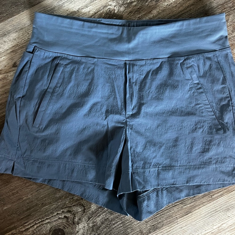 Athleta Trekkie North Shorts Size 10 Blue